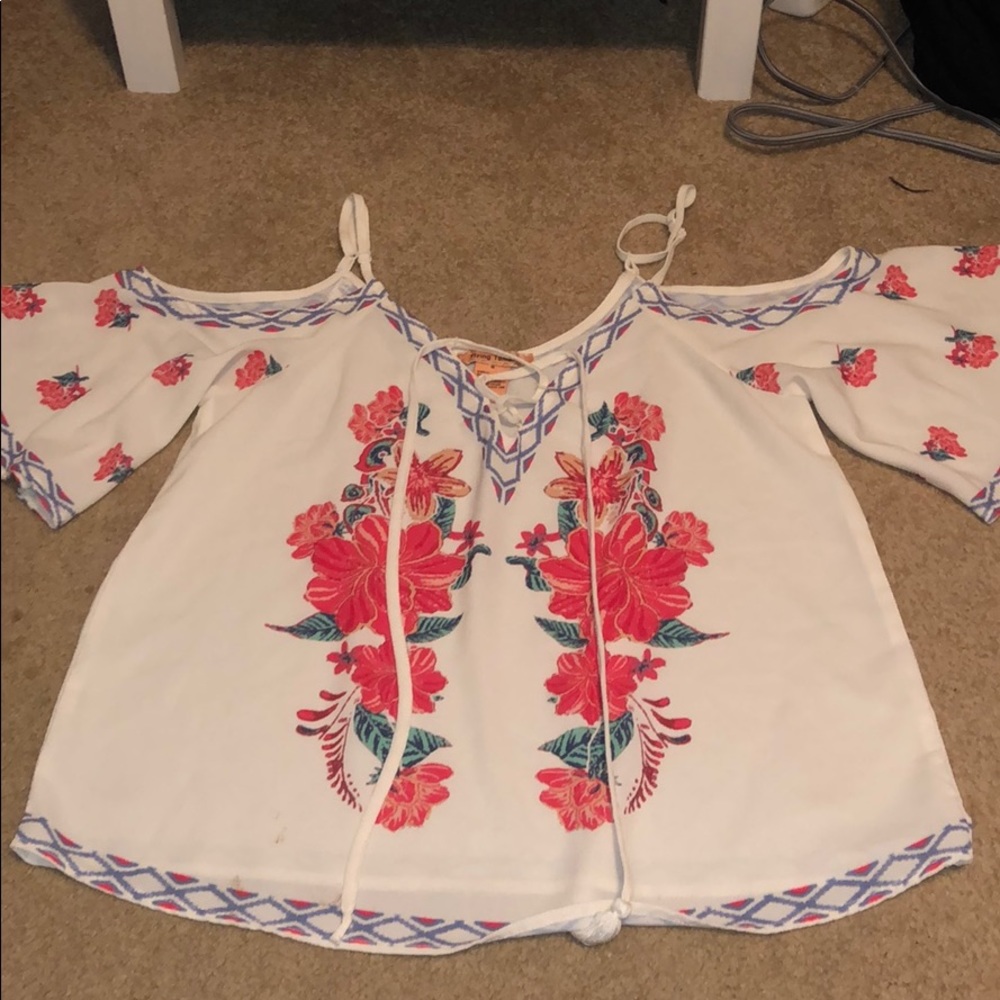 Short sleeve open shouldered short